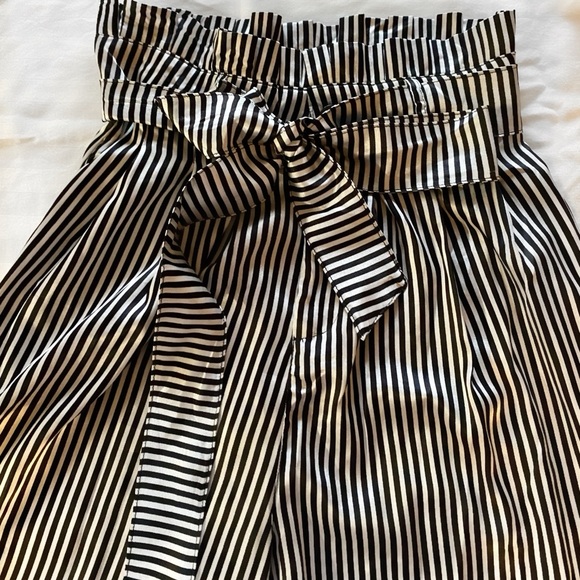 Wide leg paper bag pants - Picture 2 of 3